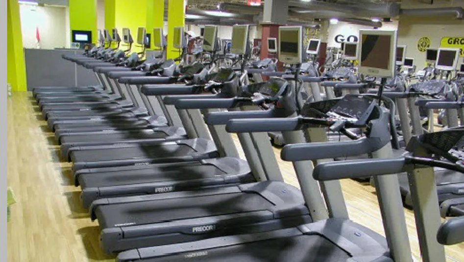 Gold's Gym — Edmonton, AB